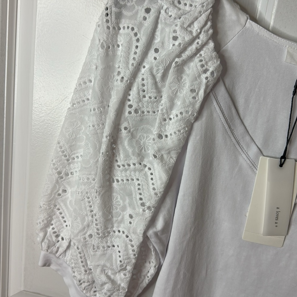 A loves a White Eyelet Sleeve Women's Top - Picture 4 of 5